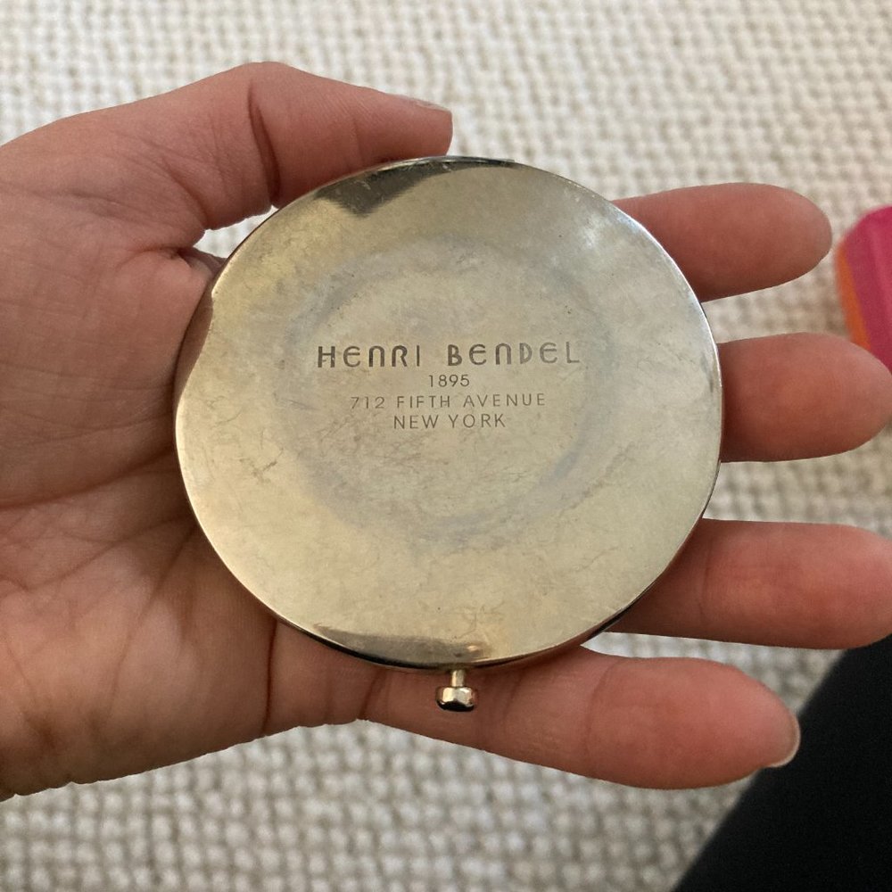 Rare Henri Bendel Signature Compact Mirror with Swarovski Crystals - Picture 2 of 4